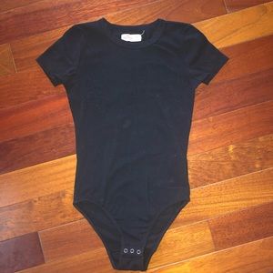 HOLLISTER BLACK BODYSUIT